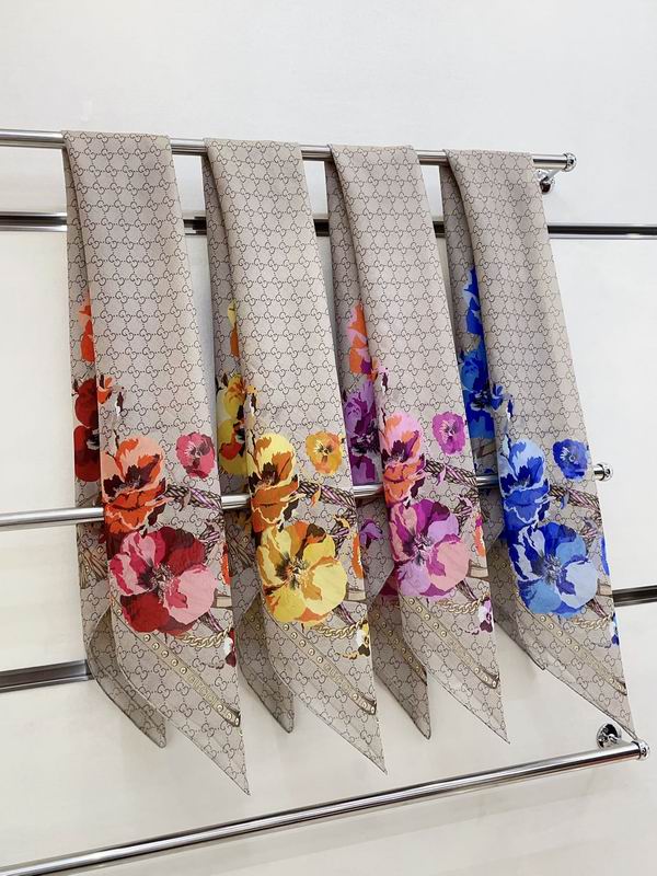 Gucci silk scarf 110X110cm E05